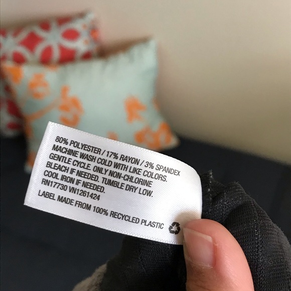 NWT quilted gray crop top size S #cute - Picture 6 of 6